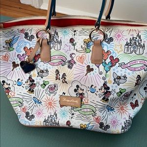Dooney & Bourke Disney sketch Totebag ⭐️⭐️SALE⭐️⭐️